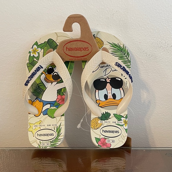 Havaianas Kids' Flip Flops - Cream with Donald Duck Design - Picture 1 of 10
